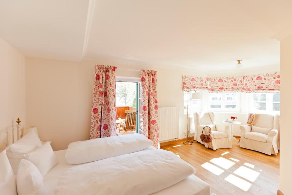 Landhaus Marinella Hotel Garni Bad Wiessee Bilik gambar