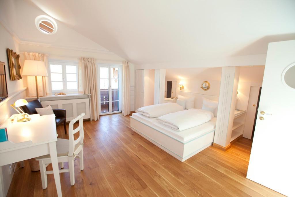Landhaus Marinella Hotel Garni Bad Wiessee Bilik gambar