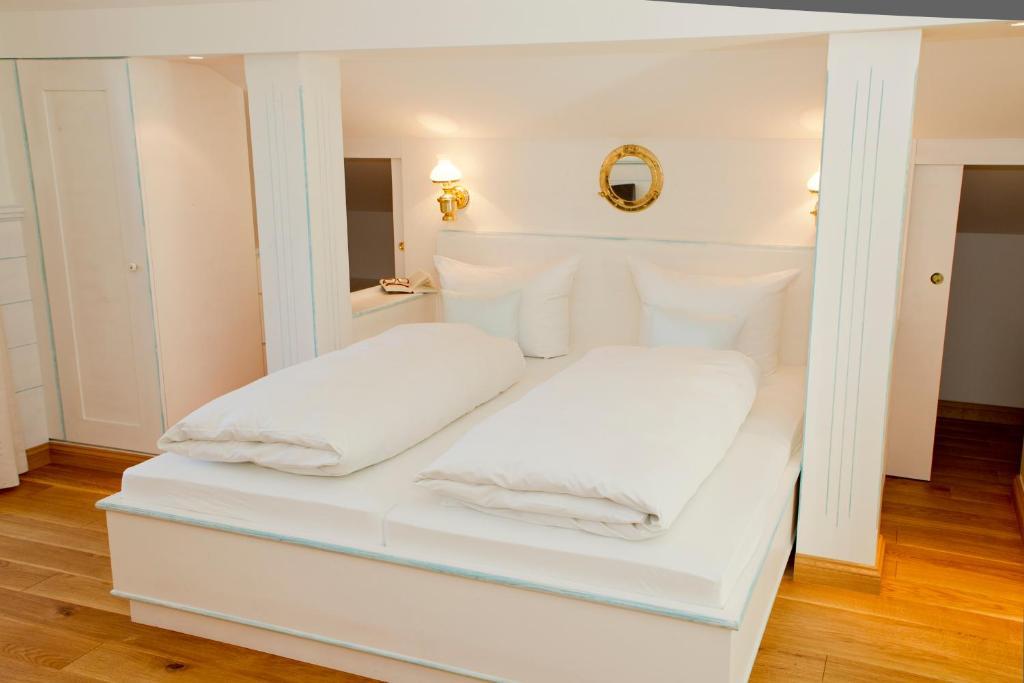 Landhaus Marinella Hotel Garni Bad Wiessee Bilik gambar
