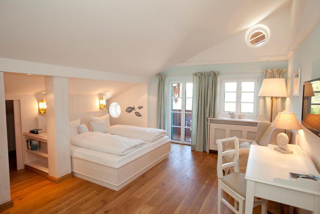 Landhaus Marinella Hotel Garni Bad Wiessee Bilik gambar