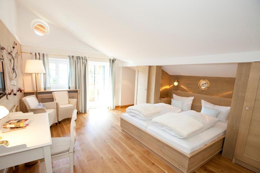 Landhaus Marinella Hotel Garni Bad Wiessee Bilik gambar